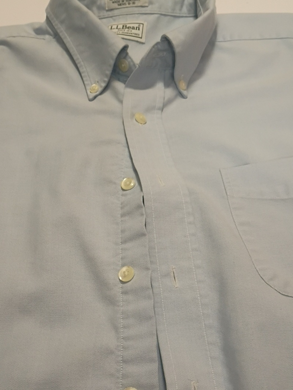 L.L. Bean Men's Pale Blue Button-Down Dress Shirt Long Sleeve Preppy 18 - 36